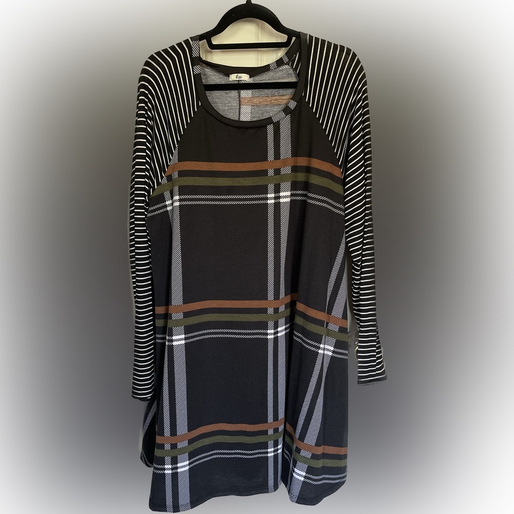 Cute long sleeve midi dress, size 3xl from Zulilly